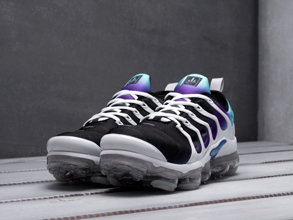 White and purple vapormax deals