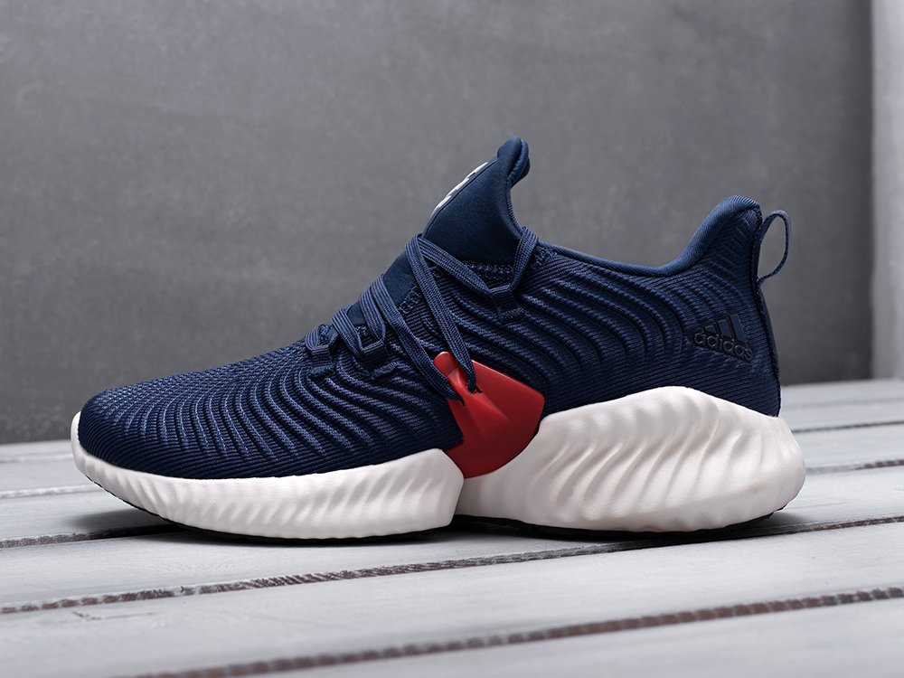 Adidas Alphabounce Instinct на ноге