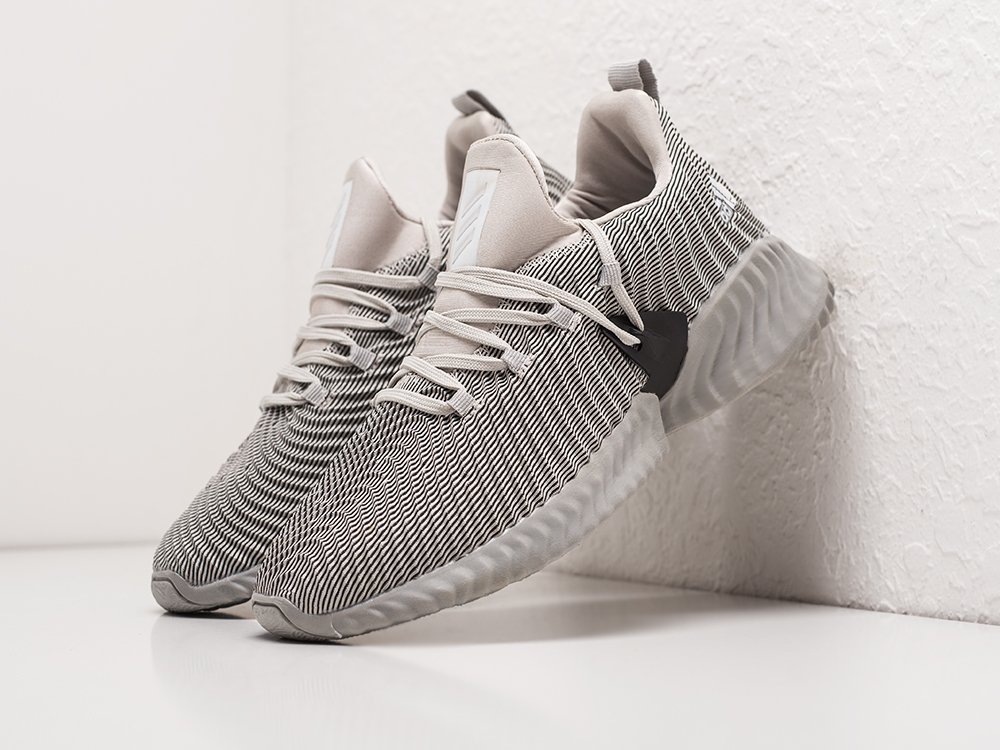 Adidas Alphabounce Instinct на ноге