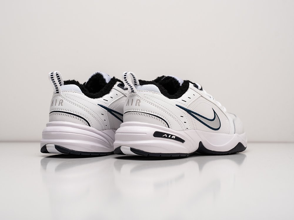 Nike air 2025 monarch iv sneaker