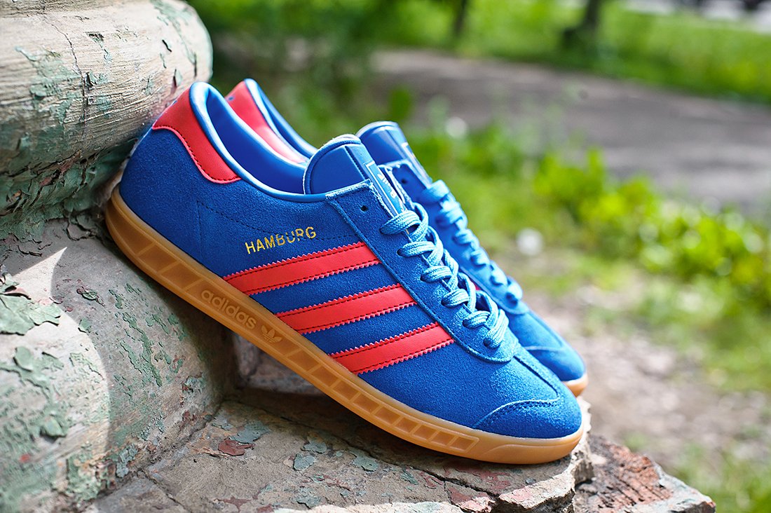Адидас красно синие. Adidas Hamburg синие. Adidas Hamburg красно синие. Кроссовки Hamburg adidas мужские. Адидас Гамбург.