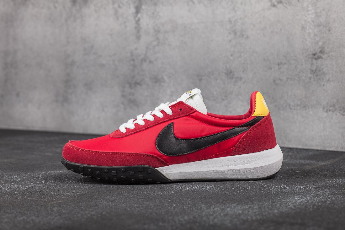 Nike waffle racer red on sale