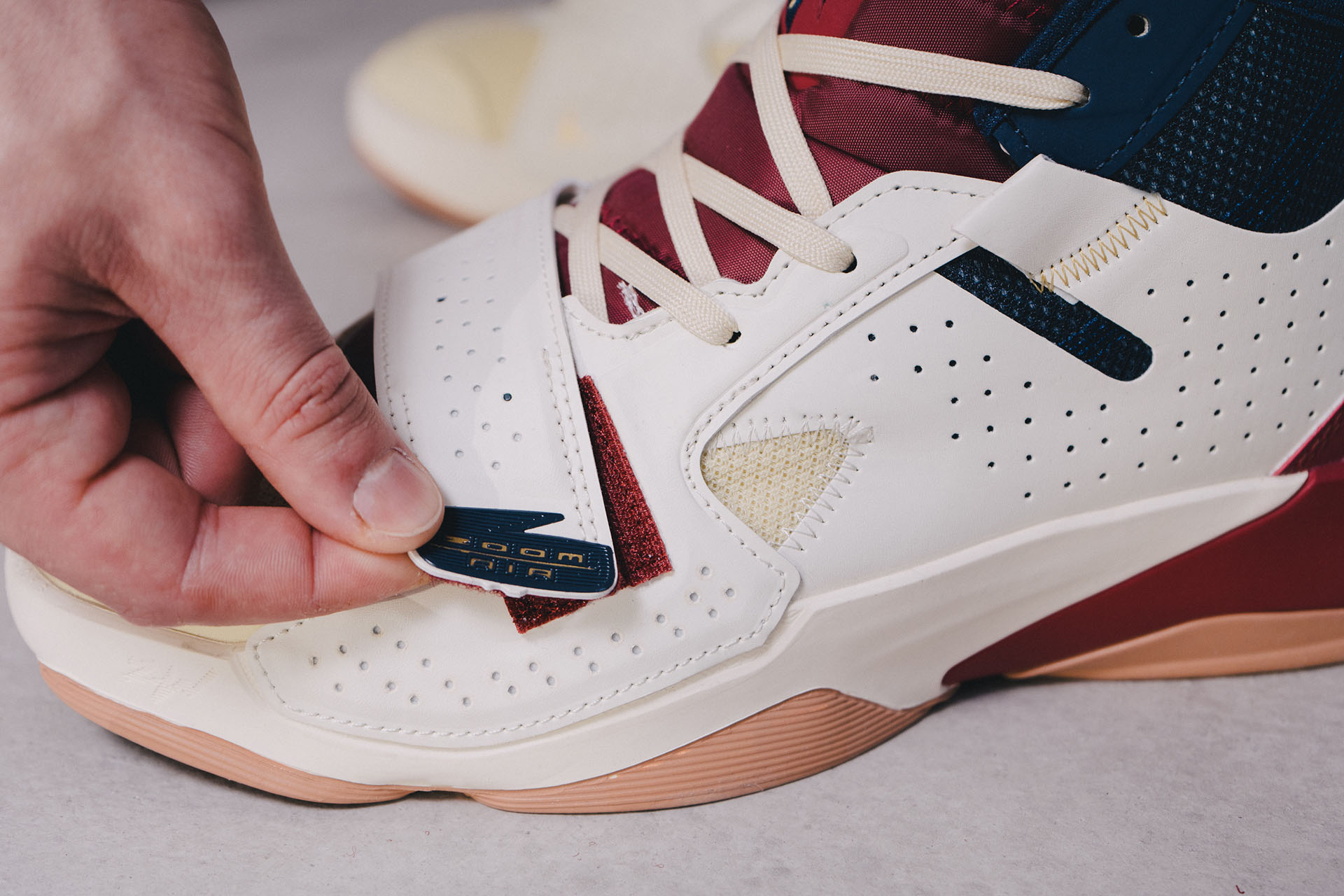 NIKE JORDAN ZION 2