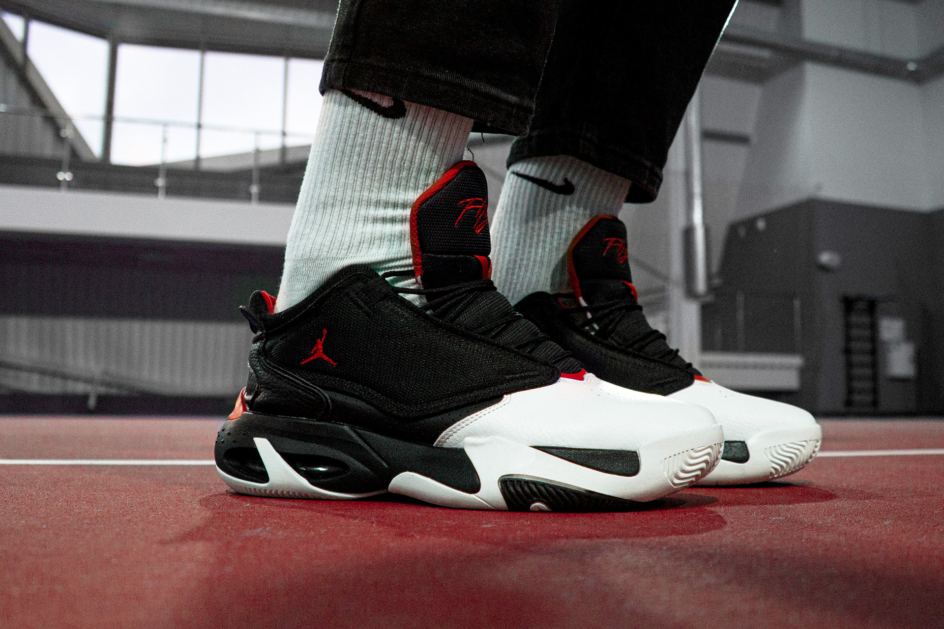 JORDAN MAX AURA 4