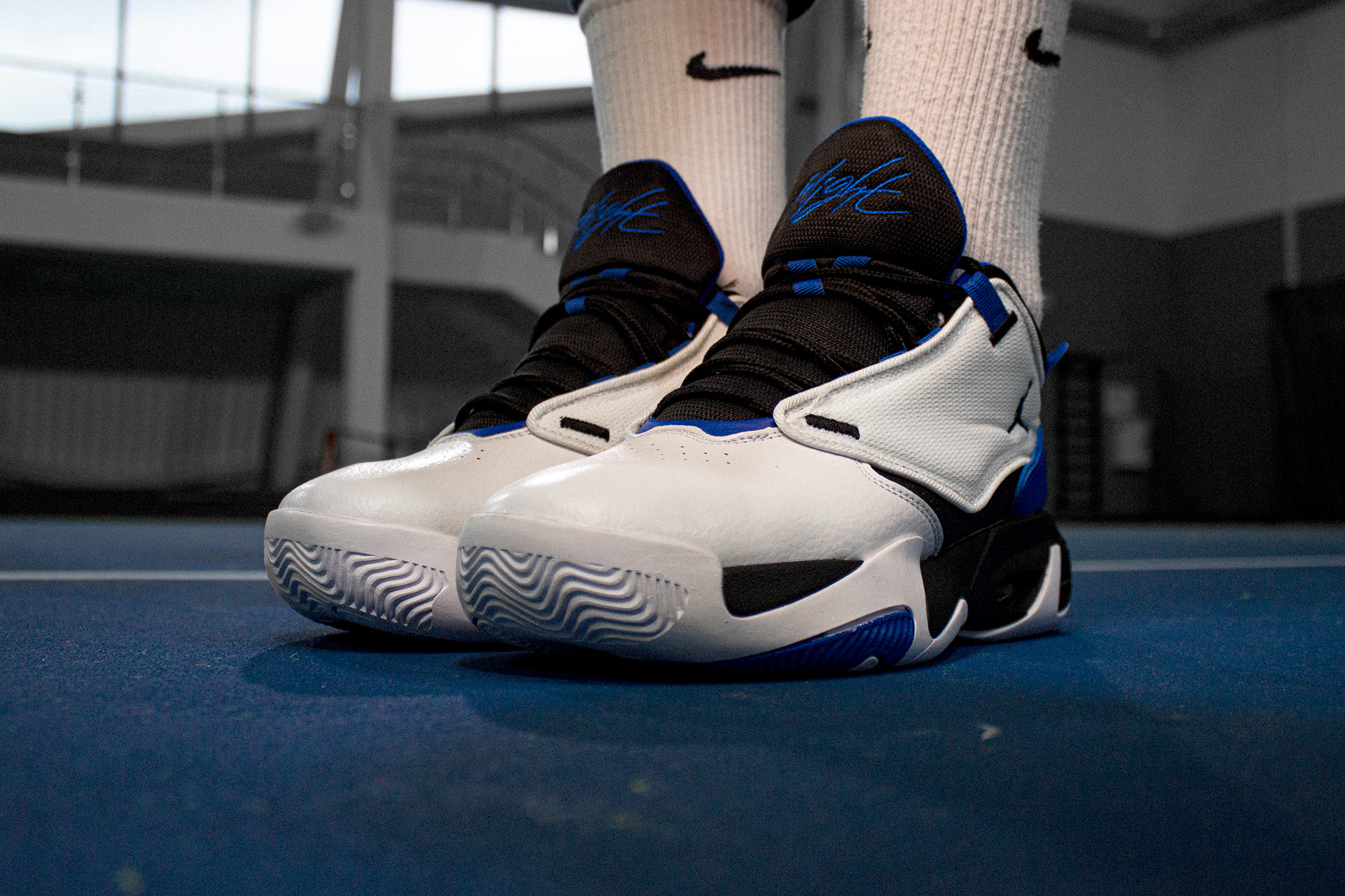 JORDAN MAX AURA 4